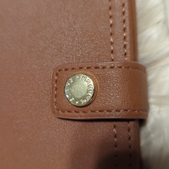 Brown Steve Madden wallet - Picture 3 of 7